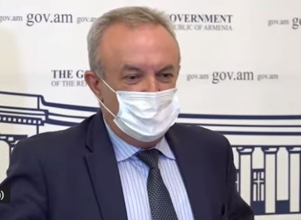 Министр: Прошу не удивляться теме доплат госслужащим
