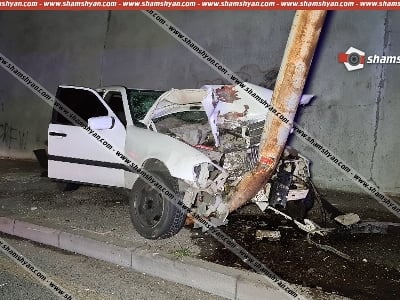 Երեւանում երկու «Mercedes» է իրար բախվել, որոնցից մեկը դուրս է եկել երթեւեկելի գոտուց