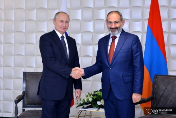 Песков рассказал, что переговоры Путина и Пашиняна предполагают беседу и рабочий обед
