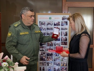 Արցախյան 44-օրյա պատերազմում զոհված Սամվել Գեւորգյանի «Մարտական խաչ» 2-րդ աստիճանի շքանշանը հանձնել են ծնողին