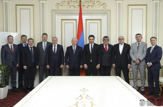 Ալեն Սիմոնյանն ընդունել է ռուս պաշտոնյաների պատվիրակությանը, քննարկվել են համատեղ նախագծերի իրականացման հնարավորությունները