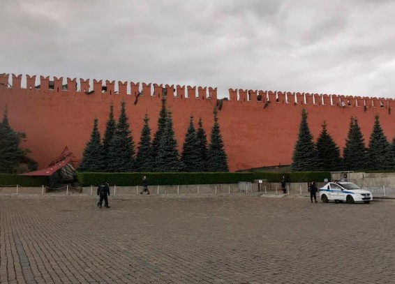 Кремлевская стена пострадала в результате урагана
