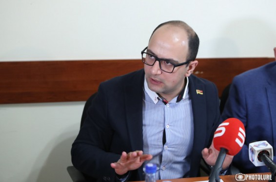 ԱԺ ընդդիմադիր խմբակցությունները նախատեսել են քննիչ հանձնաժողովի ստեղծում, որը կուսումնասիրի «Հայաստան» համահայկական հիմնադրամից գումարները պետական բյուջե փոխանցելու օրինականությունը. Մամիջանյան
