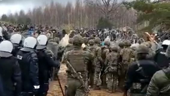 Президент Польши созвал срочное совещание с силовиками из-за мигрантов на границе