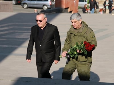 Արցախի պաշտոնյաներն Անկախության հանրաքվեի օրվա առթիվ այցելել են Ստեփանակերտի քաղաքային հուշահամալիր