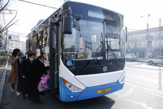 В Ереване на фоне внедрения новых автобусов взбунтовались водители старых