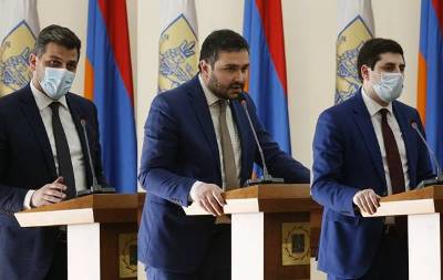 «Հրապարակ». Հրաչյա Սարգսյանը ձեւացրել է, թե ամեն ինչ հրաշալի է