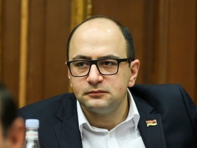Արդեն շուրջ մեկ տարի է իմ հեռախոսի մեջ փորձում են տեղադրել «լրտեսող» վիրուսային ծրագրեր. Մամիջանյան