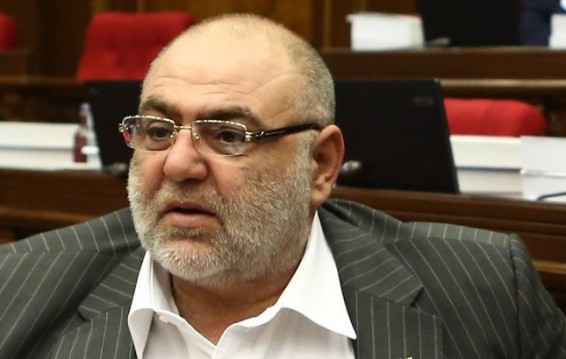 Էդ youtube-ը մնաց անտեր, էլ ո՞ւմ մասին են խոսալու. Սեյրան Սարոյանը Սուրիկ Խաչատրյանի հրաժարականի մասին