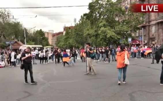 Երևանում շարունակվում են անհնազանդության ակցիաները․ ուղիղ