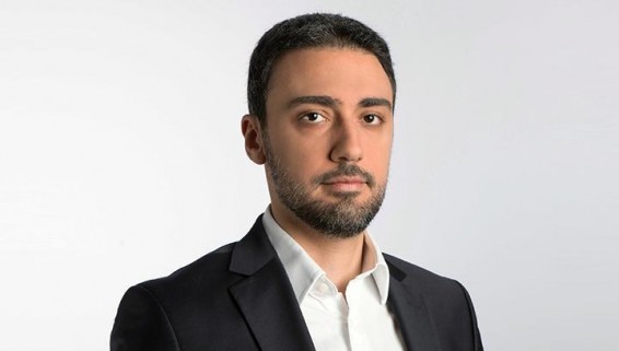 Ցուցարարի վրա թքած ոստիկանի նկատմամբ ծառայողական քննություն է նշանակվել, հատ-հատ պատժվելու են․ Արամ Վարդեւանյան