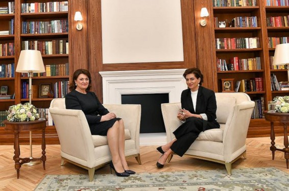 Աննա Հակոբյանը Լիտվայի նախագահի տիկնոջ հետ հանդիպմանը նշել է, որ իր գործունեության հիմքում է առողջ ապրելակերպի և հասարակության կայուն զարգացման քարոզը