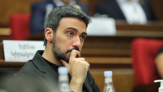 Գագիկ Ջհանգիրյանը լիազորությունների չարաշահման ինքնախոստովանական դիտարկումներ է արել. Արամ Վարդեւանյան