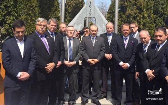 Photo. Հայոց ցեղասպանության զոհերի հիշատակին նվիրված հուշարձանի բացում Կանադայի Սենթ Քեթրինզ քաղաքում