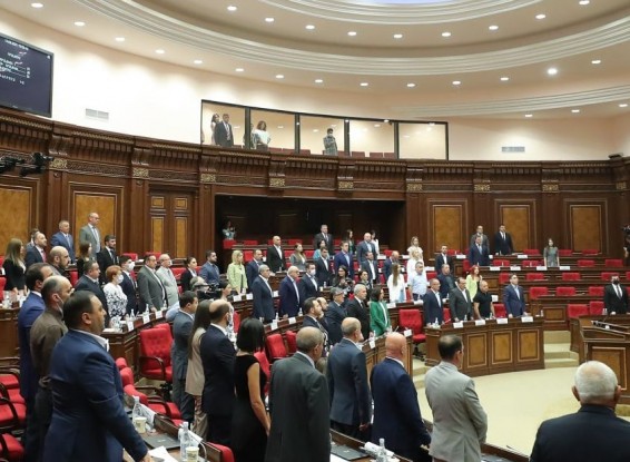 Սահմանադրության օրվա առթիվ ՔՊ պատգամավորներին շուրջ 49 մլն դրամի պարգևավճար է տրվել․ Հետք