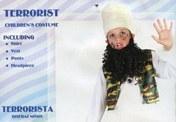 Իռլանդական խանութում վաճառում են «փոքրիկ ահաբեկչի» կոստյում՝ Հելոուինի համար