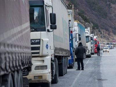 Трасса Степанцминда-Ларс закрыта для всех видов транспорта