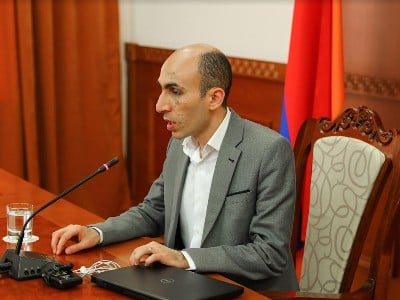 Զարմանում եմ, թե ինչու են միջազգային կառույցներն իրենց կոչերում կրկին արհեստական չեզոքություն պահպանում. Բեգլարյան