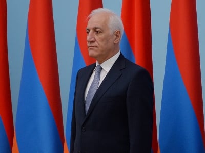 «Բոլորիս մեջ էլ հպարտության զգացում կա». Վահագն Խաչատուրյանը պետական մրցանակ հանձնեց IBM-ի փոխնախագահին
