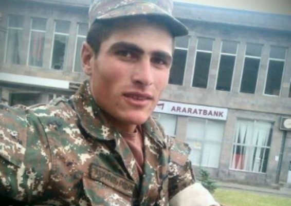 Եղվարդում հողին են հանձնել Արցախում դիրքերից մեկում սպանված Վահագնին