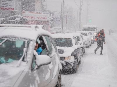 В Афинах и большинстве регионов Греции из-за снегопада не работают школы и магазины