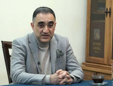 «Հրապարակ». Արմեն Դարբինյանի ուլտիմատումը՝ հիմնադիրներին.