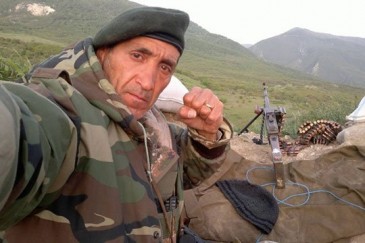 Բեյրութահայ երգիչը մեկնել է Արցախի դիրքեր