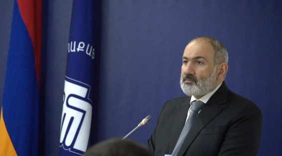 Никол Пашинян обсудил с депутатами 