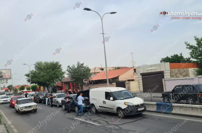 «Զվարթնոց»-ի ճանապարհին բախվել են Mercedes-ը, Lada-ն, Ford-ը, Opel Vectra-ն, Opel Astra-ն և Fiat  բեռնատարը