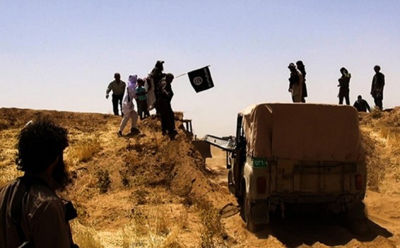 ԻՊ-ի զինյալները Մոսուլում նավթով լցված խրամատներում ողջ-ողջ այրել են ինը զինակիցների