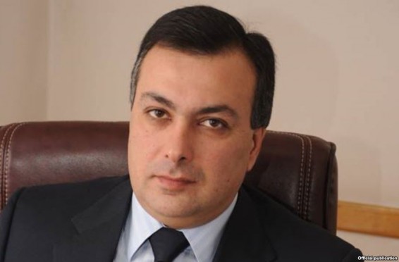 Որևէ կերպ ինձ չեք տեսնի այդ կուսակցության շարքերում. Արմեն Ամիրյանը՝ ՀՀԿ-ական դառնալու մասին