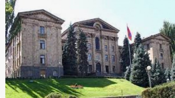 «Հրապարակ». Իշխանությունները կառավարական շենքերի անվտանգության հարցերն են լուծում