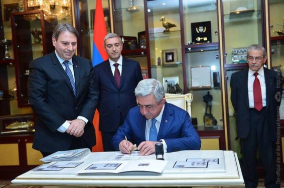 Photo. Տեղեկատվական տեխնոլոգիաների ոլորտում համաշխարհային ներդրման համար Նախագահի մրցանակին նվիրված Հատուկ ծրարի մարում