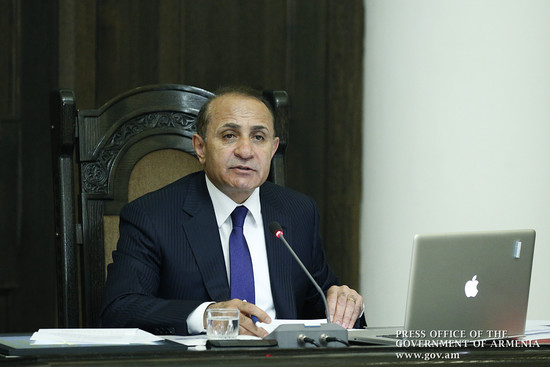 Վարչապետն առաջարկեց նախարարներին այցեր կատարել և վեր հանել զոհված զինծառայողների ընտանիքների խնդիրները