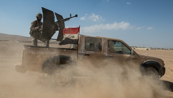 Сирийская армия окружила очаг сопротивления боевиков рядом с Дамаском
