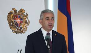 Լեզուս ու ականջներս դեռ գտնվում են ճիշտ տեղում` ի հեճուկս Արթուր Հովհաննիսյանի կոչերի. Ղազարյան (Տեսանյութ)