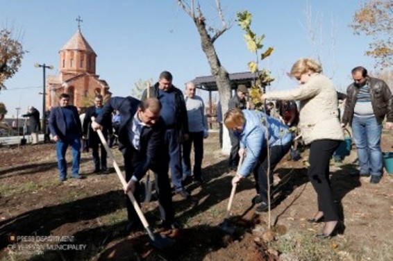 Քաղաքապետ Տարոն Մարգարյանը մասնակցել է համաքաղաքային ծառատունկին