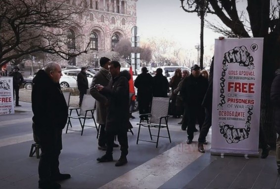 Представители малого и среднего бизнеса вновь протестуют у здания правительства Армении