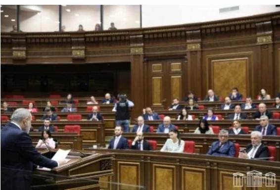 «Փաստ». Սպառվածության գիտակցումն ու ցայտնոտային հիստերիան