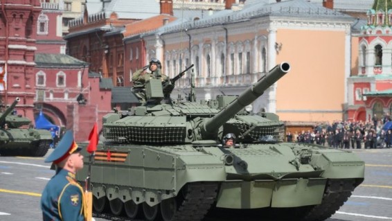 Танки с парада Победы дооснастят и отправят в зону СВО