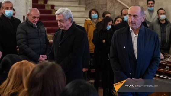 Кочарян впервые сообщил о звонке Саргсяну во время 