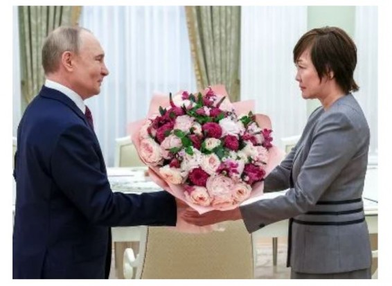 Власти Японии отказались комментировать встречу вдовы Синдзо Абэ с Путиным