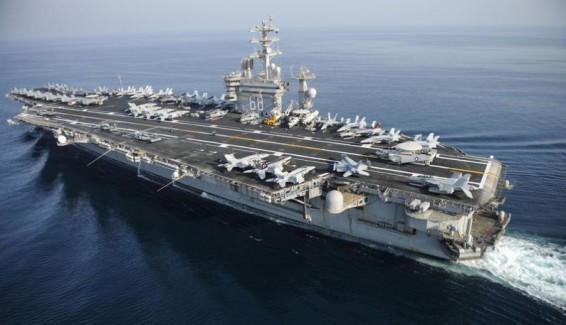 Пентагон: США перебрасывают авианосец на Ближний Восток для защиты военных