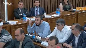 Շոու է՝ սիրուն խոսքեր ու ավերված քաղաք. Ավագանու անդամը՝ քաղաքային իշխանությանը