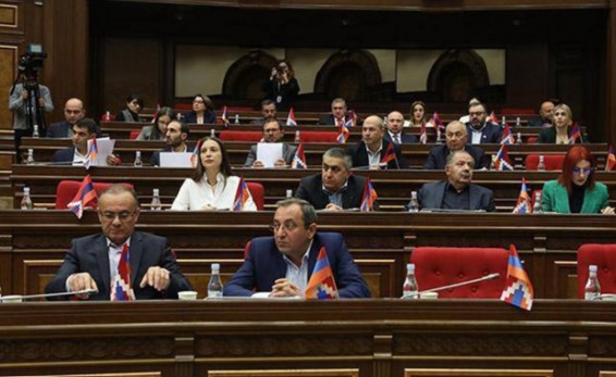 «Հայաստան» խմբակցությունը միանում է Միքայել Սրբազանի թեկնածությամբ իմպիչմետի նախաձեռնությանը
