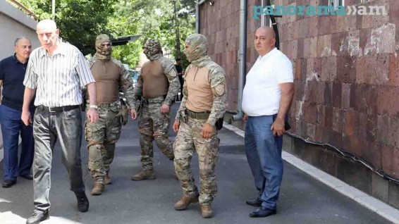 ՀԷՑ-ում խուզարկությունն ավարտվում է, ապացույց հանդիսացող ոչ մի բան չի հայտնաբերվել. Ղազինյան