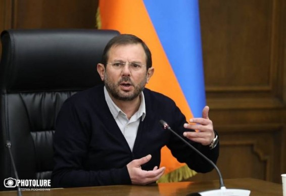 Քննչականն ու ԱԱԾ դիմակավորված խումբը ներխուժել է Գեղամ Մանուկյանի տուն․ թարմացված
