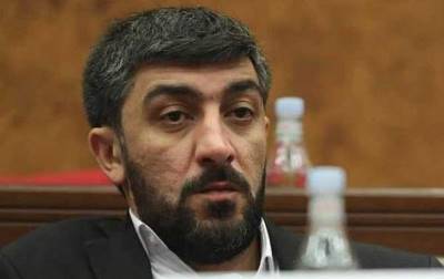«Հրապարակ». Վիլեն Գաբրիելյանի ծնունդը՝ միայն տղամարդկանցով. մասնակցել է նաև Փաշինյանը