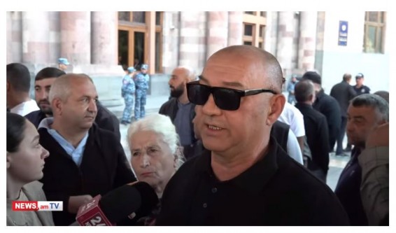 В Армении водители грузовиков пригрозили перекрыть дороги, если их проблема не решится