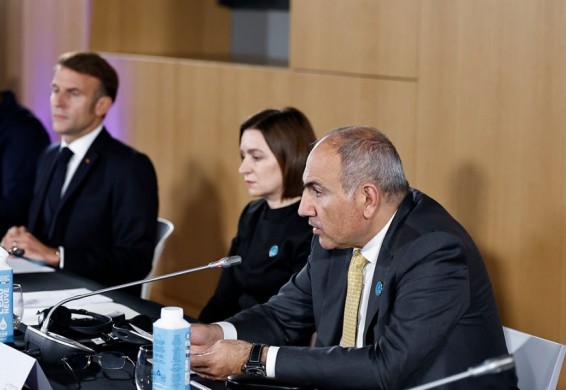 Пашинян заявил об угрозах целостности информационного пространства и независимых СМИ